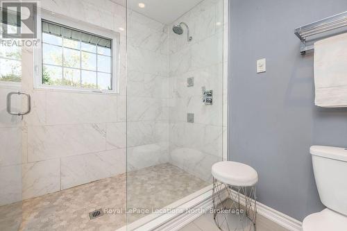 2 Mills Circle, Springwater (Midhurst), ON 