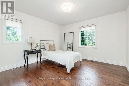 2 Mills Circle, Springwater (Midhurst), ON 
