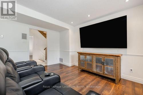 2 Mills Circle, Springwater (Midhurst), ON 