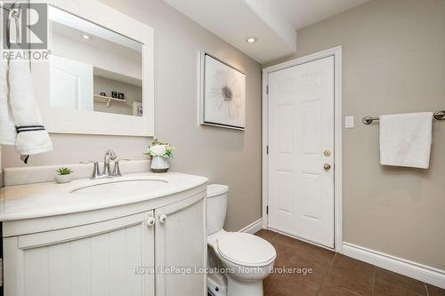 2 Mills Circle, Springwater (Midhurst), ON 