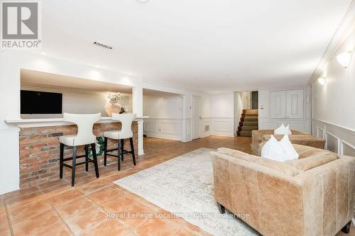 2 Mills Circle, Springwater (Midhurst), ON 