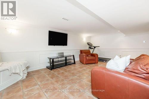 2 Mills Circle, Springwater (Midhurst), ON 