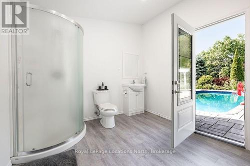 2 Mills Circle, Springwater (Midhurst), ON 