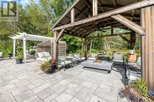 2 Mills Circle, Springwater (Midhurst), ON 