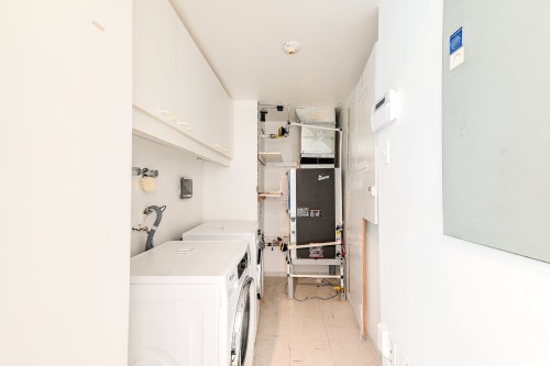 Laundry - 1603-90 Rue Berlioz, Montréal (Verdun/Île-Des-Soeurs), QC 