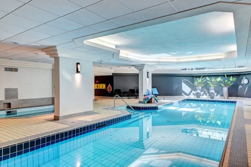 Pool - 1603-90 Rue Berlioz, Montréal (Verdun/Île-Des-Soeurs), QC 