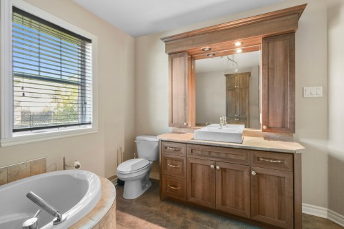Bathroom - 69 Rue Beaudin, Saint-Rémi, QC 