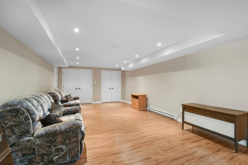 Family Room - 69 Rue Beaudin, Saint-Rémi, QC 