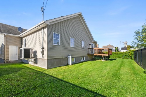 Courtyard - 69 Rue Beaudin, Saint-Rémi, QC 