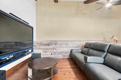 Mezzanine - 26-121 Av. Hochar, Saint-Sauveur, QC 