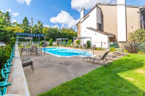 Pool - 26-121 Av. Hochar, Saint-Sauveur, QC 