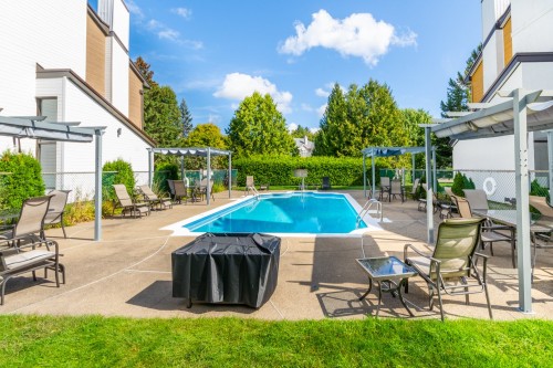 Pool - 26-121 Av. Hochar, Saint-Sauveur, QC 