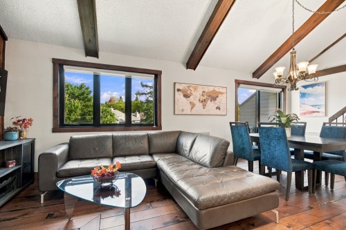 Living Room - 26-121 Av. Hochar, Saint-Sauveur, QC 