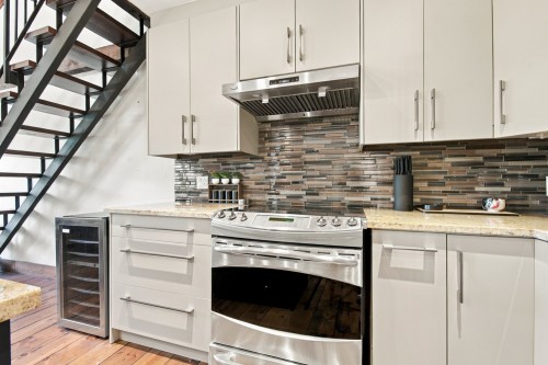Kitchen - 26-121 Av. Hochar, Saint-Sauveur, QC 