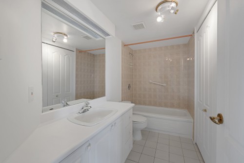 Bathroom - 902-795 Rue Muir, Montréal (Saint-Laurent), QC 