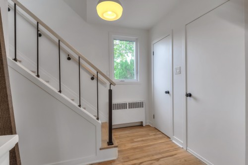 Staircase - 4770 Av. St-Ignatius, Montréal (Côte-Des-Neiges/Notre-Dame-De-Grâce), QC 