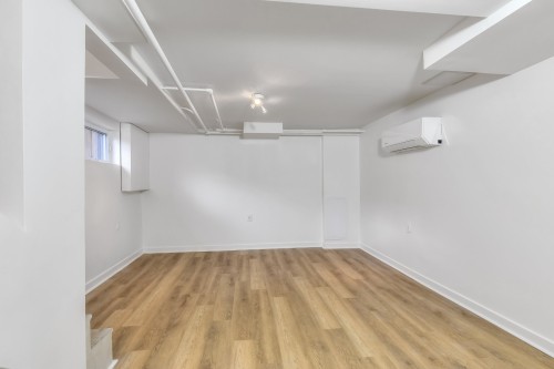 Family Room - 4770 Av. St-Ignatius, Montréal (Côte-Des-Neiges/Notre-Dame-De-Grâce), QC 