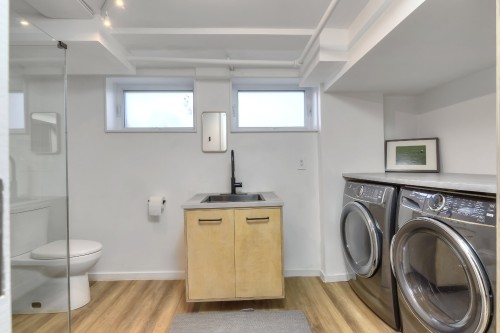 Bathroom - 4770 Av. St-Ignatius, Montréal (Côte-Des-Neiges/Notre-Dame-De-Grâce), QC 