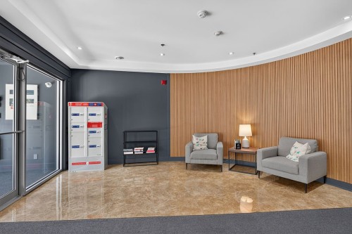 Mud Room - 504-1005 Rue Des Francs-Bourgeois, Boisbriand, QC 