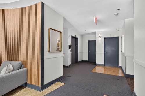 Mud Room - 504-1005 Rue Des Francs-Bourgeois, Boisbriand, QC 