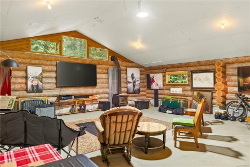 9025 Gilgan St, Honeymoon Bay, BC 