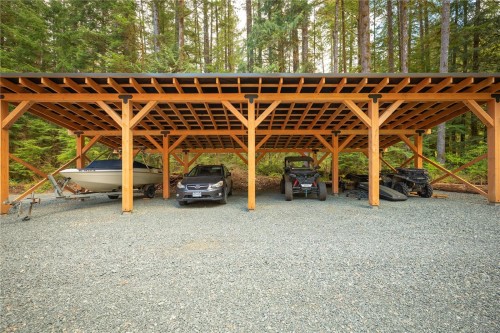 9025 Gilgan St, Honeymoon Bay, BC 