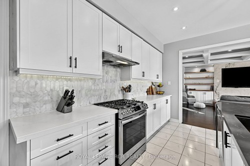 52 Hackett Street, East Gwillimbury, ON 