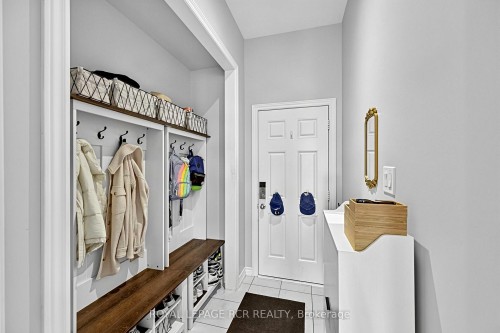 52 Hackett Street, East Gwillimbury, ON 
