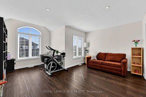 52 Hackett Street, East Gwillimbury, ON 