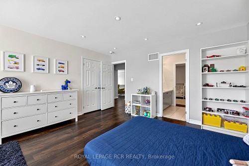 52 Hackett Street, East Gwillimbury, ON 