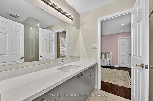 52 Hackett Street, East Gwillimbury, ON 