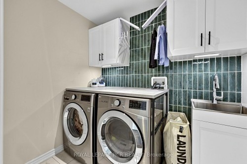 52 Hackett Street, East Gwillimbury, ON 