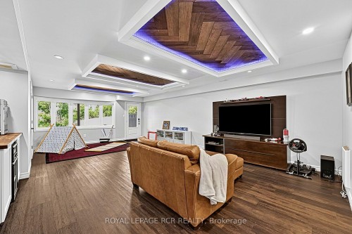52 Hackett Street, East Gwillimbury, ON 