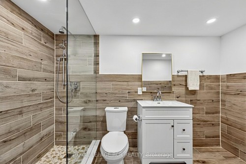 52 Hackett Street, East Gwillimbury, ON 
