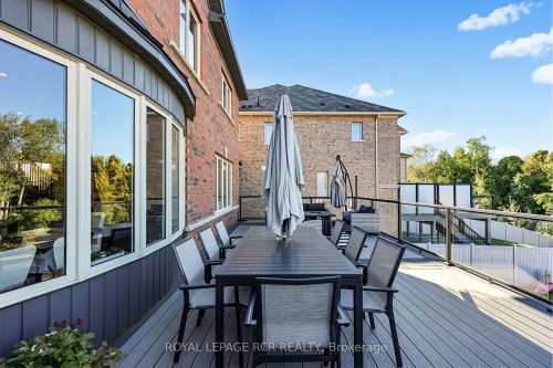 52 Hackett Street, East Gwillimbury, ON 