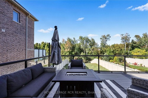 52 Hackett Street, East Gwillimbury, ON 