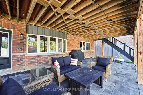 52 Hackett Street, East Gwillimbury, ON 