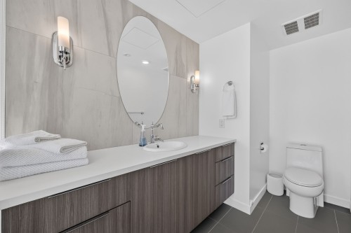 2101-1151 Sunset Drive, Kelowna, BC 