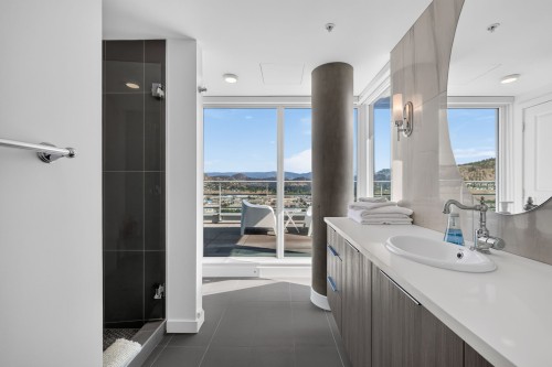 2101-1151 Sunset Drive, Kelowna, BC 
