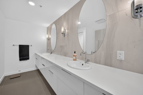 2101-1151 Sunset Drive, Kelowna, BC 