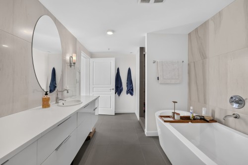 2101-1151 Sunset Drive, Kelowna, BC 