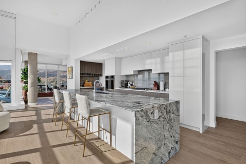 2101-1151 Sunset Drive, Kelowna, BC 