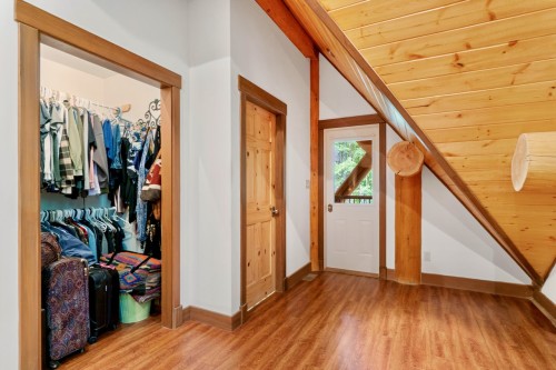 2380 Wm Brown Road, Magna Bay, BC 
