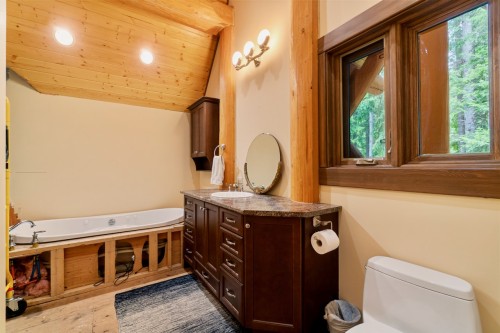 2380 Wm Brown Road, Magna Bay, BC 