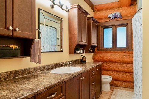 2380 Wm Brown Road, Magna Bay, BC 