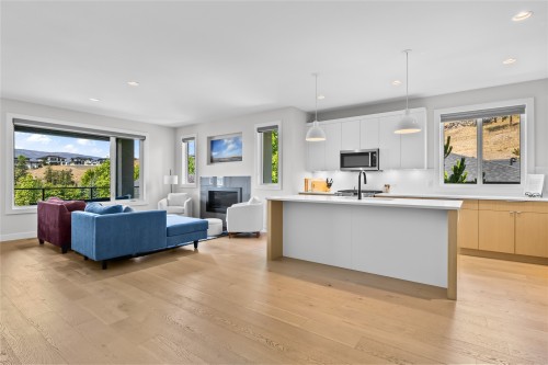 6-1349 Rocky Point Drive, Kelowna, BC 