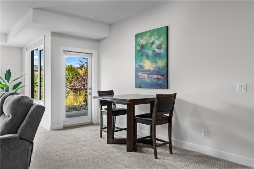 6-1349 Rocky Point Drive, Kelowna, BC 