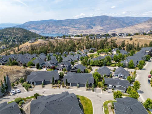 6-1349 Rocky Point Drive, Kelowna, BC 