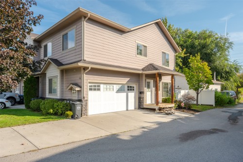 104-296 Kinney Avenue, Penticton, BC 