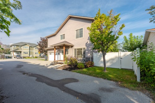 104-296 Kinney Avenue, Penticton, BC 